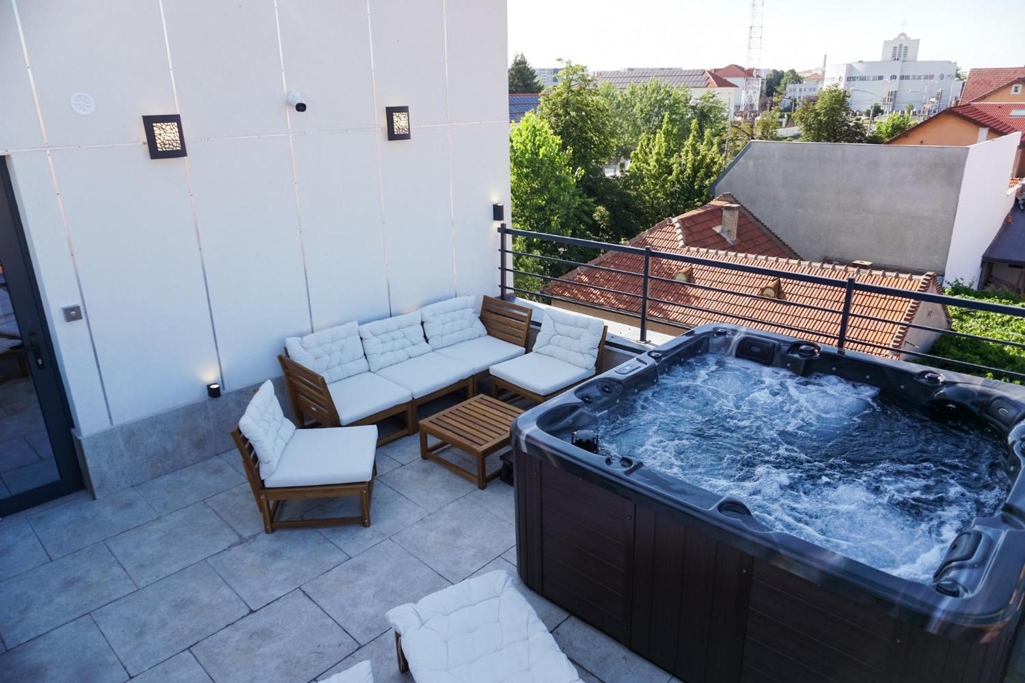 Hotel Fantazia Oradea Εξωτερικό φωτογραφία